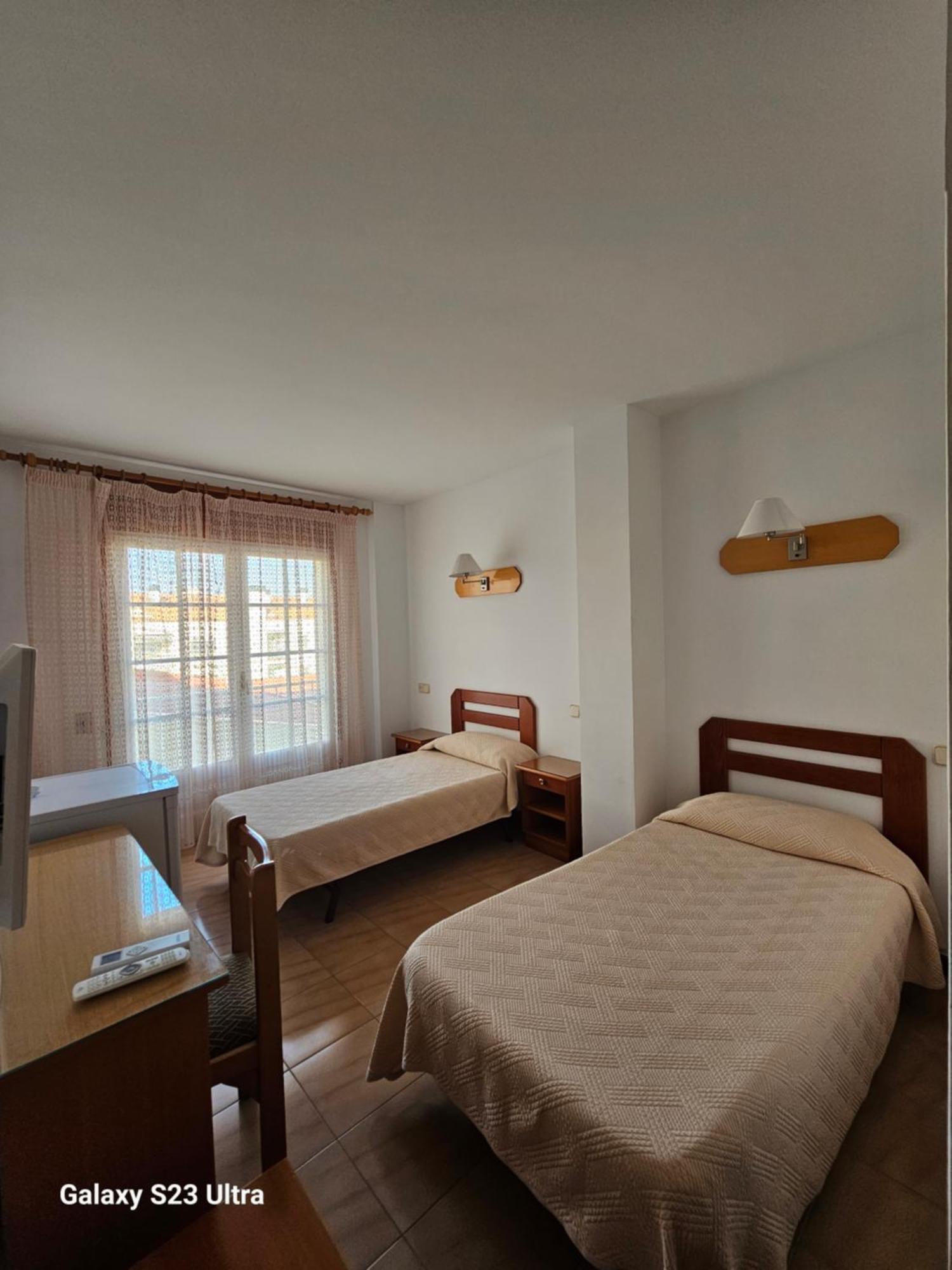 Hotel Blue Spot 马尔格莱特德玛 外观 照片