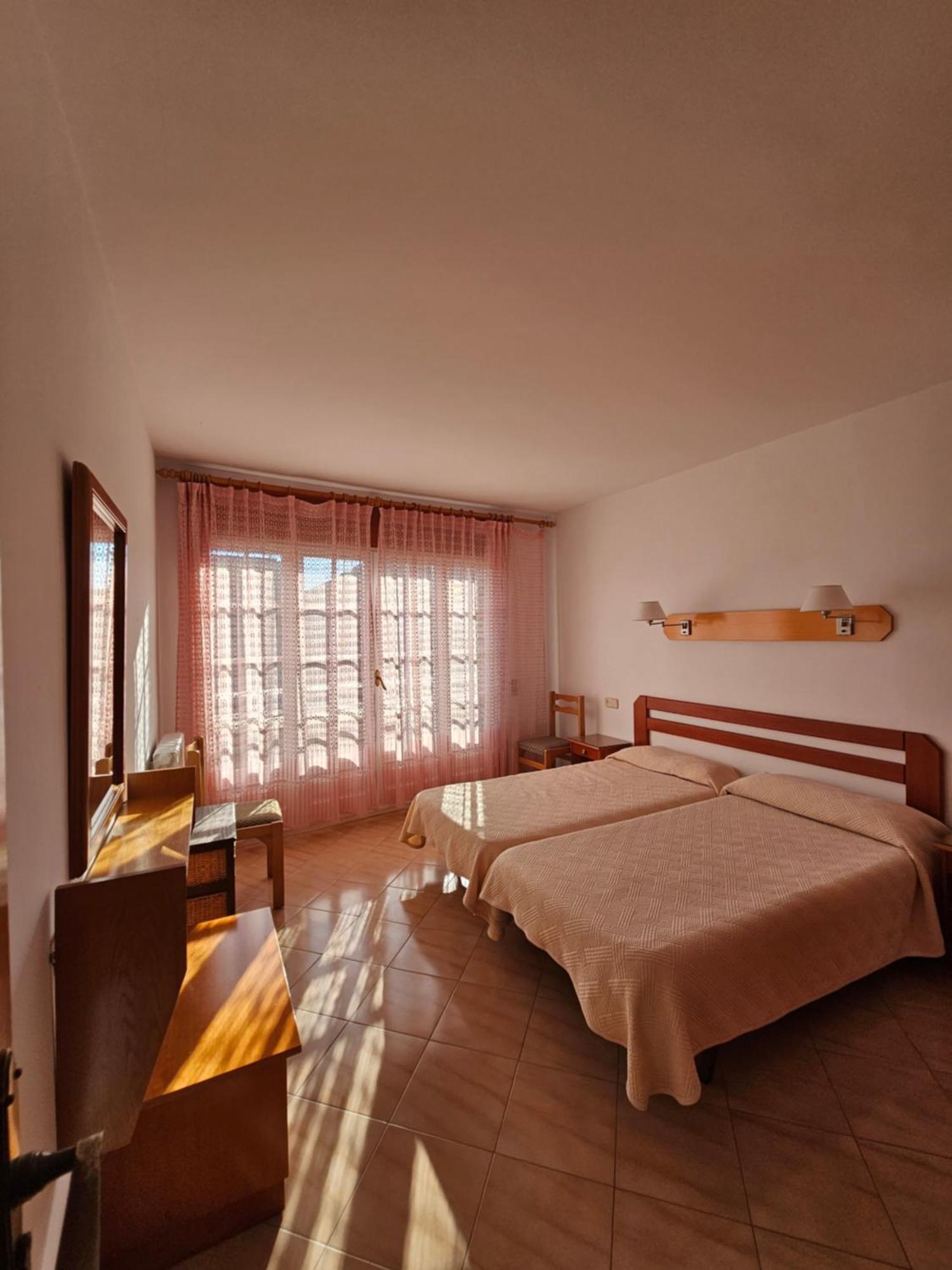 Hotel Blue Spot 马尔格莱特德玛 外观 照片