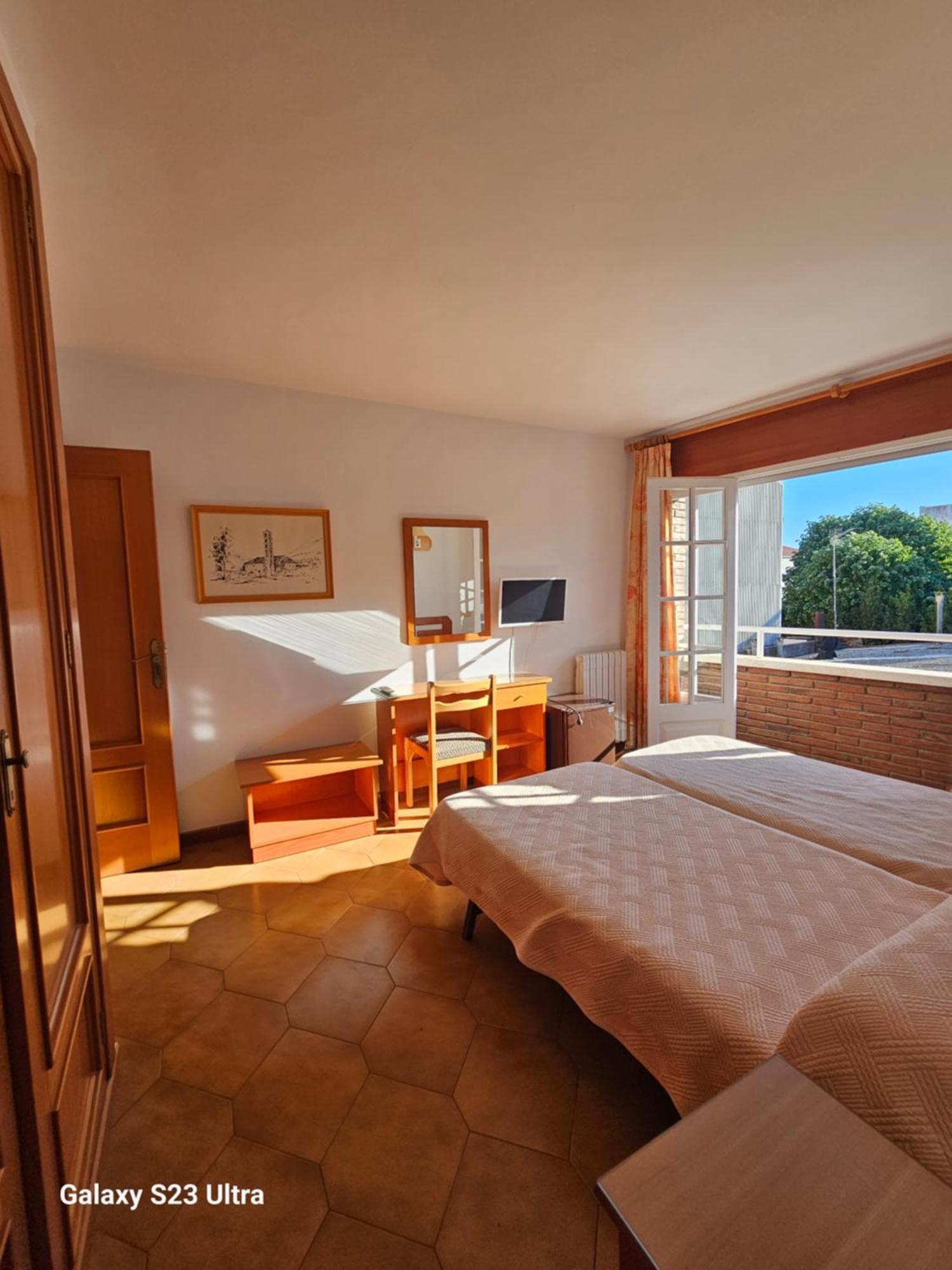 Hotel Blue Spot 马尔格莱特德玛 外观 照片